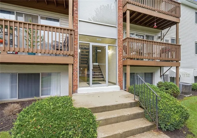 Listing Photo 2 - Condo for sale in building located at 5715 E Coach Dr, Dayton, OH 45440 - Unit #159