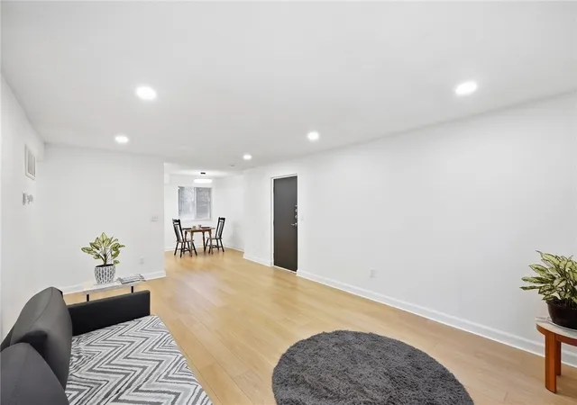 Listing Photo 5 - Condo for sale in building located at 5715 E Coach Dr, Dayton, OH 45440 - Unit #159