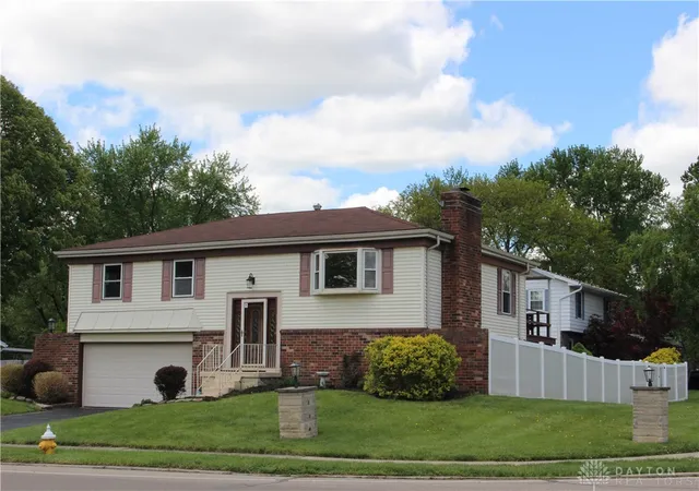 2nd image of 7031 Union Schoolhouse Rd, Dayton, OH 45424 | MLS# 958151