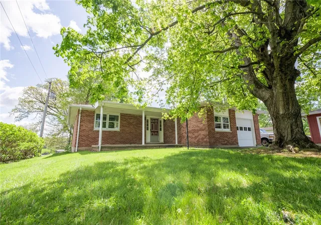 Homes for sale in Eaton, OH | 104 W Lakengren Dr, Eaton, OH 45320 | MLS# 958084