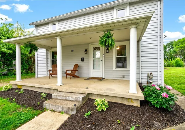 Homes for sale in Enon Vlg, OH | 181 E Main St, Enon Vlg, OH 45323 | MLS# 957998