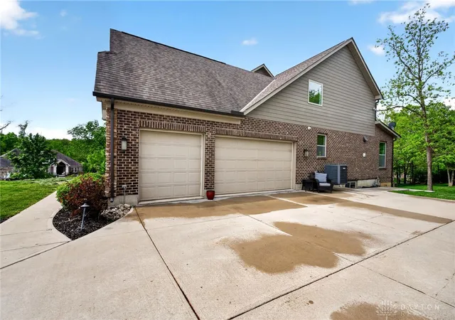 Homes for sale in Clearcreek Twp, OH | 7385 Silver Lake Dr, Clearcreek Twp, OH 45068 | MLS# 958429