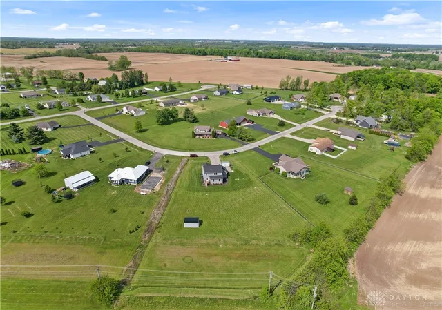 2nd image of 128 Grand Vista Dr, Wilmington, OH 45177 | MLS# 958405