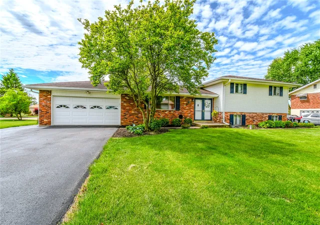 Homes for sale in Bethel Twp, OH | 10833 Kendig Rd, Bethel Twp, OH 45344 | MLS# 958071