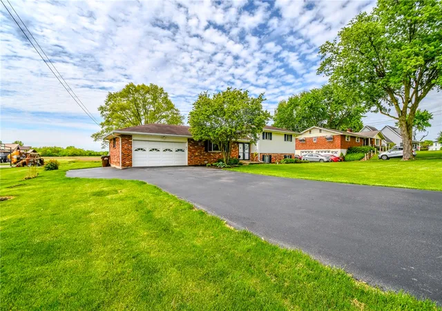 Homes for sale in Bethel Twp, OH | 10833 Kendig Rd, Bethel Twp, OH 45344 | MLS# 958071