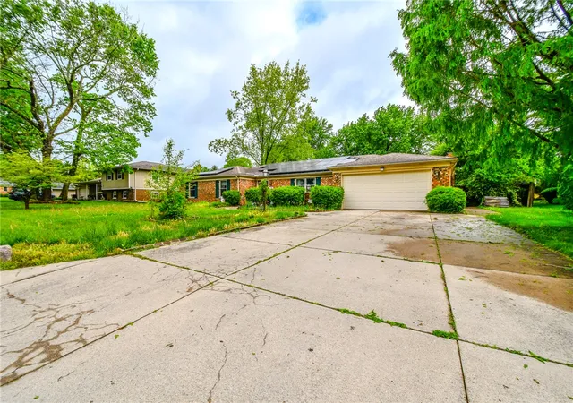 Photo 5 of Single family home for sale at 730 Fawcett Dr, Beavercreek, OH 45434 | MLS# 958310 | Listing updated on 2026-05-07