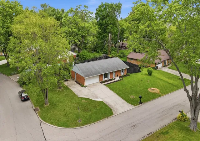 Homes for sale in Bellbrook, OH | 2271 Mission Ln, Bellbrook, OH 45305 | MLS# 958410