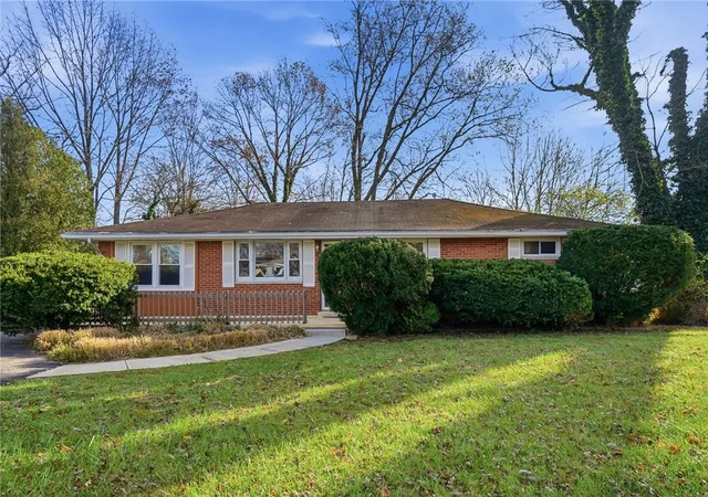 1st image of 122 Parkhurst Rd, Dayton, OH 45440 | MLS# 952034