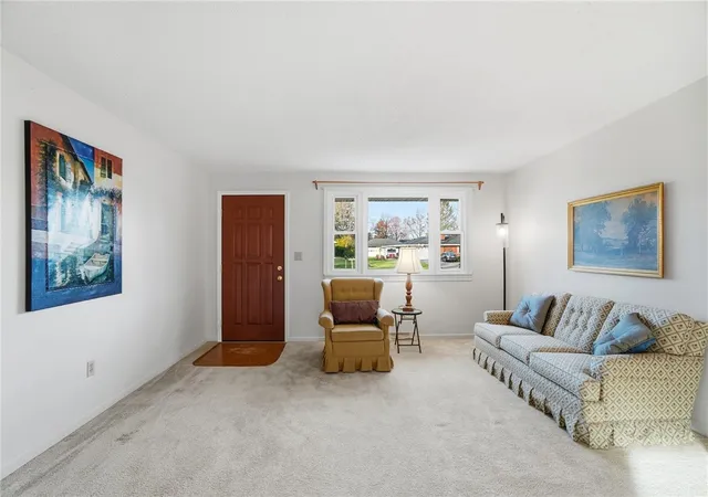 3rd image of 122 Parkhurst Rd, Dayton, OH 45440 | MLS# 952034
