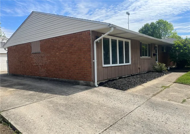 2nd image of 4957 Chesham Dr, Dayton, OH 45424 | MLS# 958675
