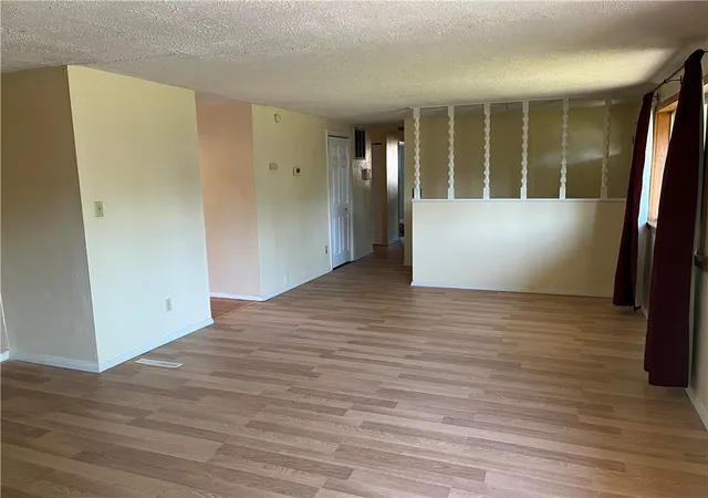 3rd image of 4957 Chesham Dr, Dayton, OH 45424 | MLS# 958675