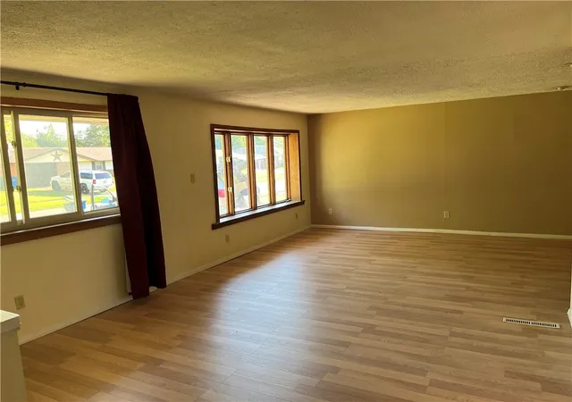 4th image of 4957 Chesham Dr, Dayton, OH 45424 | MLS# 958675