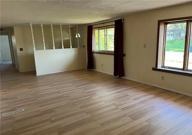 5th image of 4957 Chesham Dr, Dayton, OH 45424 | MLS# 958675