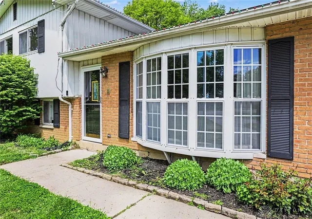 Photo 4 of Sale Pending at 5884 Troy Rd, Springfield, OH 45502 | MLS# 958690 | Listing updated on 2026-06-21