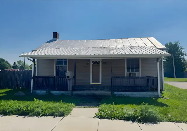 1st image of 900 N Maple St, Eaton, OH 45320 | MLS# 958718