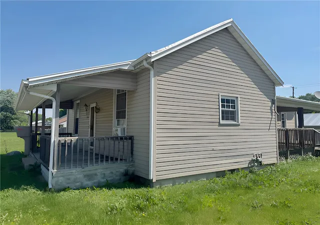 3rd image of 900 N Maple St, Eaton, OH 45320 | MLS# 958718