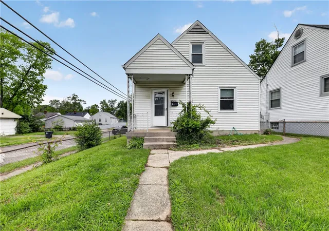 Homes for sale in Dayton, OH | 4545 Greenwich Village Ave, Dayton, OH 45406 | MLS# 957988
