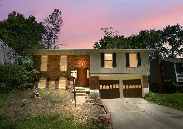 Homes for sale in Cincinnati, OH | 6570 Knottypine Dr, Cincinnati, OH 45230 | MLS# 958696