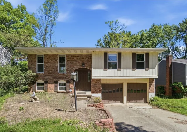 Homes for sale in Cincinnati, OH | 6570 Knottypine Dr, Cincinnati, OH 45230 | MLS# 958696