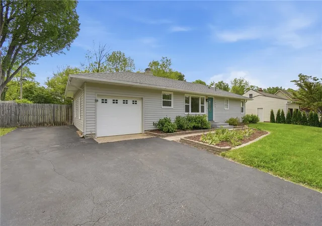 Homes for sale in Beavercreek, OH | 1966 Grange View Dr, Beavercreek, OH 45432 | MLS# 958898