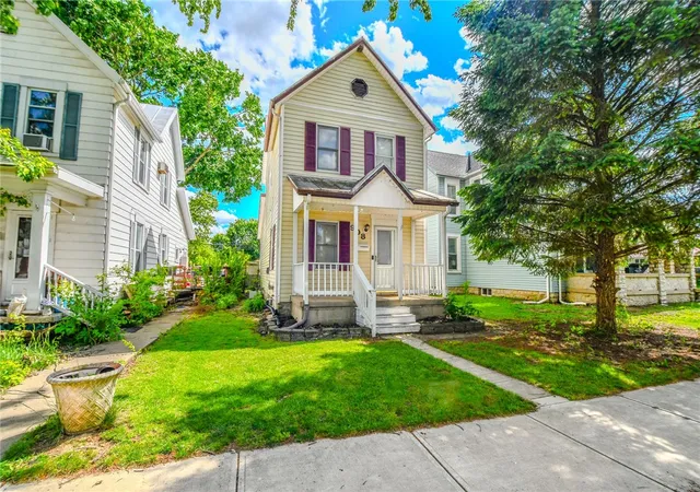 1st image of 908 E Pearl St, Miamisburg, OH 45342 | MLS# 958998