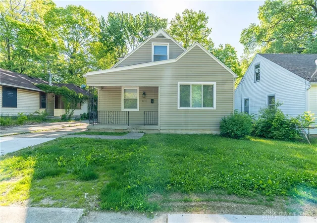 Homes for sale in Dayton, OH | 2016 Kipling Dr, Dayton, OH 45406 | MLS# 958877