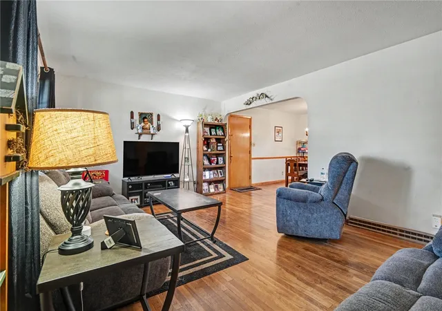 4th image of 213 S Breiel Blvd, Middletown, OH 45044 | MLS# 958991