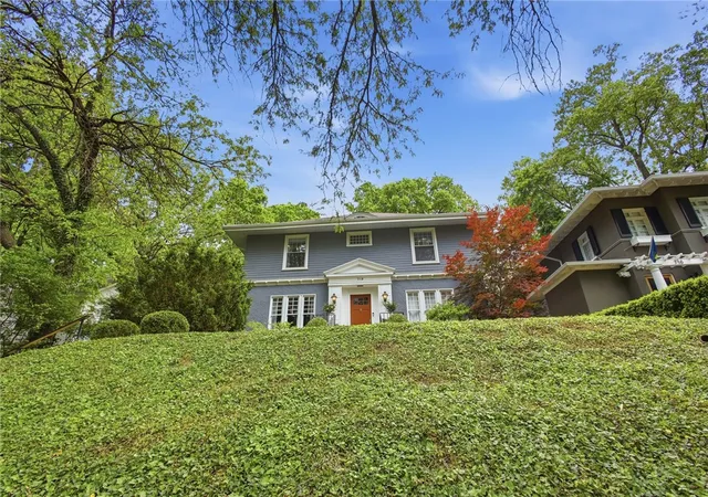 Homes for sale in Oakwood, OH | 712 Oakwood Ave, Oakwood, OH 45419 | MLS# 954415