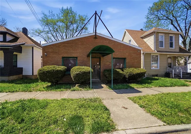 1st image of 902 Crawford St, Middletown, OH 45044 | MLS# 959047