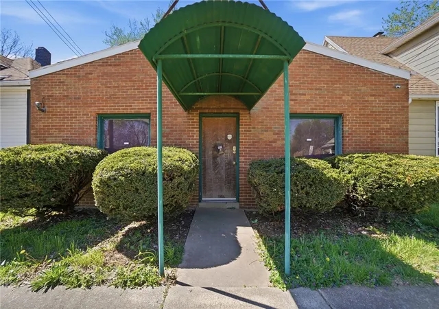 2nd image of 902 Crawford St, Middletown, OH 45044 | MLS# 959047