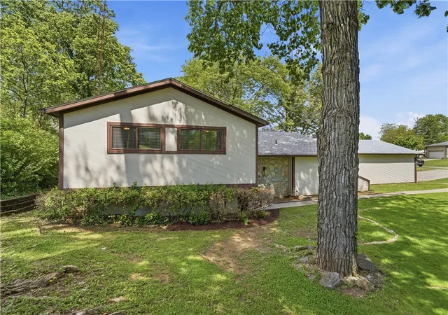 1st image of 2116 Tullis Dr, Middletown, OH 45042 | MLS# 958682