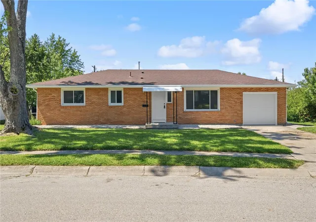 Homes for sale in Fairborn, OH | 1231 Kevin Dr, Fairborn, OH 45324 | MLS# 959118