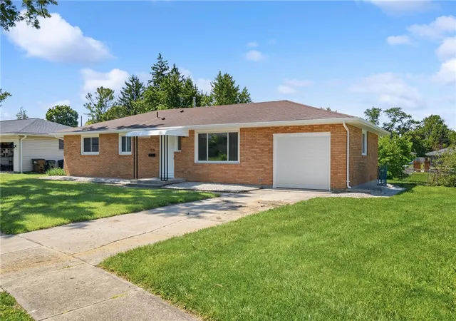 Homes for sale in Fairborn, OH | 1231 Kevin Dr, Fairborn, OH 45324 | MLS# 959118