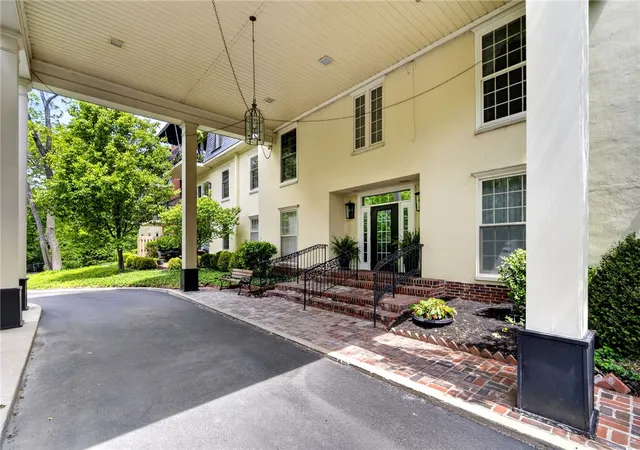 Homes for sale in Oakwood, OH | 333 Oakwood Ave #2A, Oakwood, OH 45409 | MLS# 959048