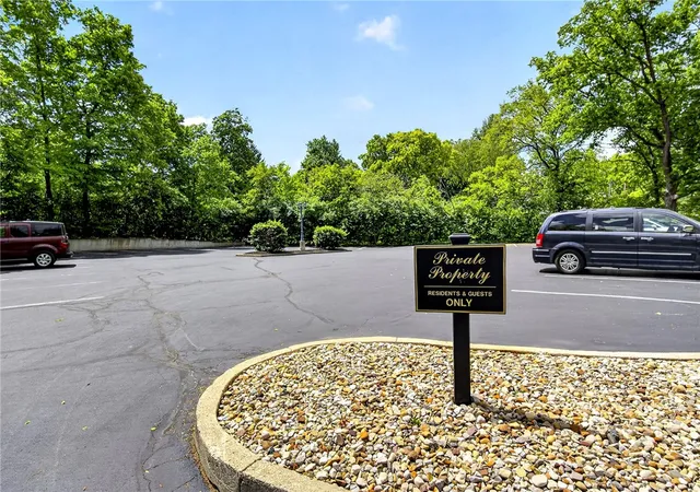 Homes for sale in Oakwood, OH | 333 Oakwood Ave #2A, Oakwood, OH 45409 | MLS# 959048