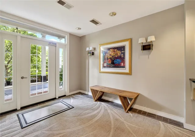 Listing Photo 4 - Condo for sale in building located at 333 Oakwood Ave, Oakwood, OH 45409 - Unit #2A
