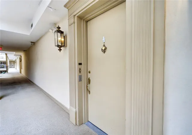 Listing Photo 5 - Condo for sale in building located at 333 Oakwood Ave, Oakwood, OH 45409 - Unit #2A