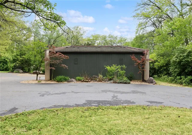 Homes for sale in Bath Twp, OH | 1940 Armstrong Rd, Bath Twp, OH 45324 | MLS# 956303