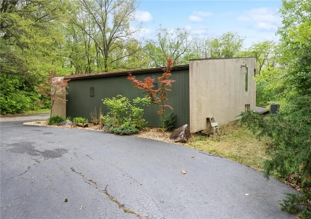 Homes for sale in Bath Twp, OH | 1940 Armstrong Rd, Bath Twp, OH 45324 | MLS# 956303
