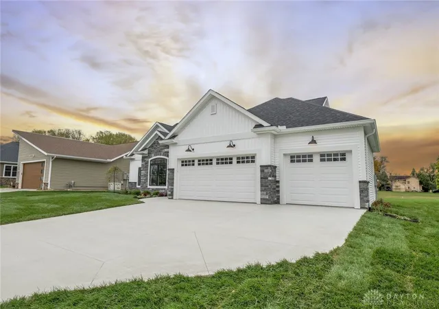 Homes for sale in Piqua, OH | 3413 Ottawa Cir, Piqua, OH 45356 | MLS# 959268