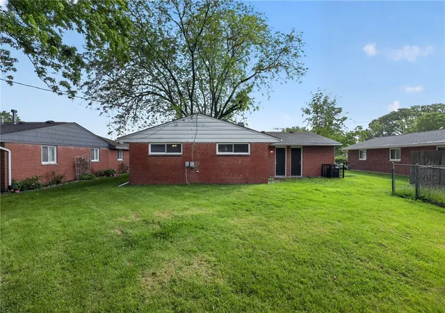 3rd image of 2421 Acorn Dr, Dayton, OH 45419 | MLS# 958486