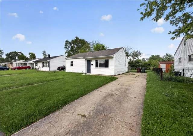 Homes for sale in Fairborn, OH | 44 Rockland Dr, Fairborn, OH 45324 | MLS# 957286