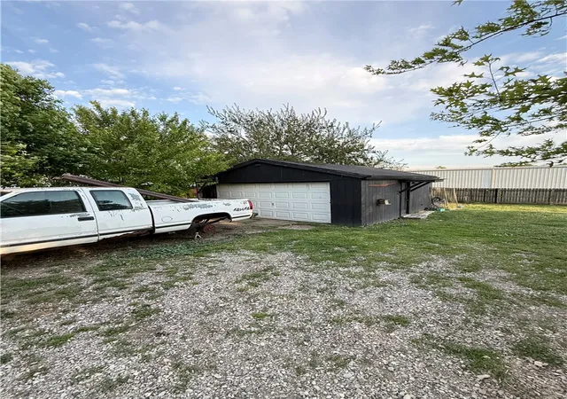 Photo 3 of Single family home for sale at 8313 Hendrickson Rd, Middletown, OH 45044 | MLS# 959386 | Listing updated on 2026-05-18