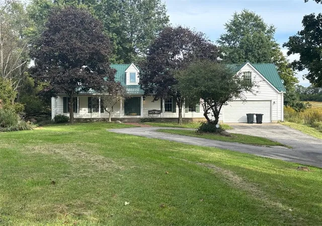 Photo 1 of Single family home for sale at 471 Ogden Rd, Wilmington, OH 45177 | MLS# 958988 | Listing updated on 2026-10-01