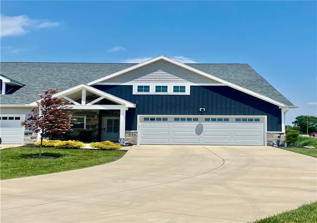 1st image of 816 Brookwood Cir, Tipp City, OH 45371 | MLS# 959497
