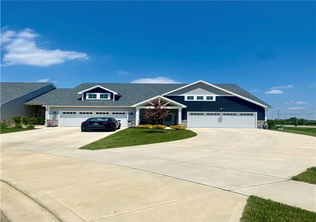 Homes for sale in Tipp City, OH | 816 Brookwood Cir, Tipp City, OH 45371 | MLS# 959497