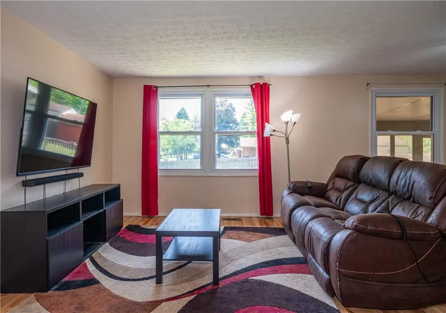 Photo 4 of Single family home for sale at 4200 Linchmere Dr, Clayton, OH 45415 | MLS# 959467 | Listing updated on 2026-08-27