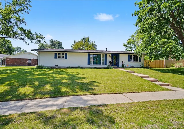 Homes for sale in Englewood, OH | 1043 Heathwood, Englewood, OH 45322 | MLS# 959592