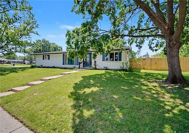 Homes for sale in Englewood, OH | 1043 Heathwood, Englewood, OH 45322 | MLS# 959592