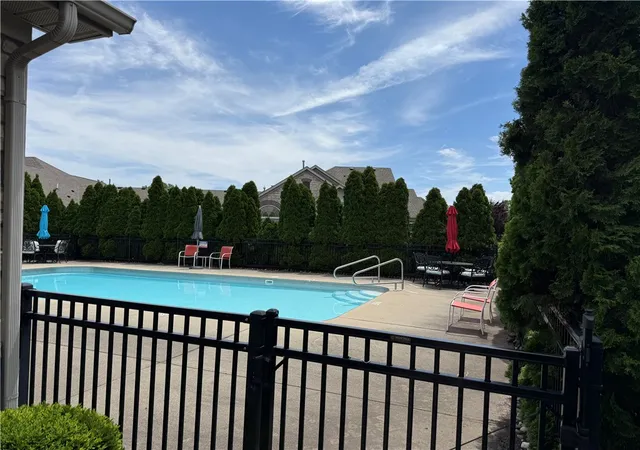 Homes for sale in Fairborn, OH | 7026 Creekside Cir, Fairborn, OH 45324 | MLS# 959679